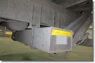 Picture of underside of tail lift